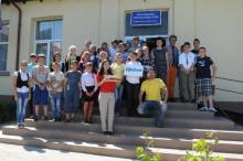 medium_nufaru_schoolchildren_-_first_in_romania_with_colors_of_the_earth_00.jpg